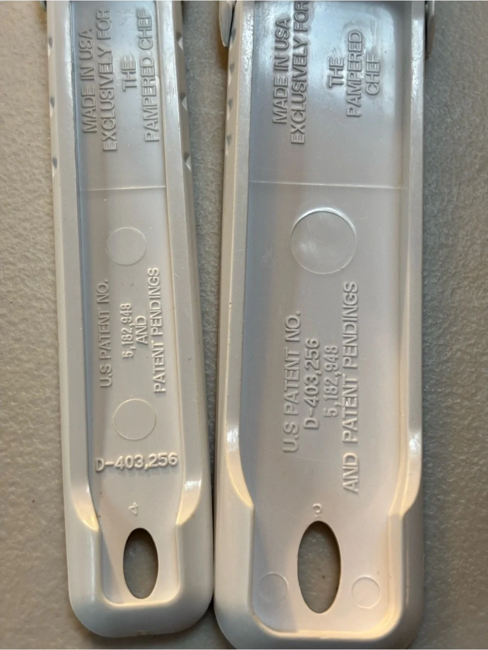 The Pampered Chef White Adjustable Portion Scoops tsp & tbsp